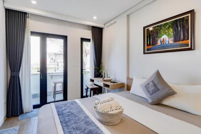 Studio with Balcony — Rue De Coton
